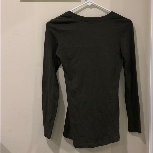 Basic olive V-neck tee! - Picture 3 of 3
